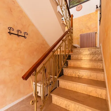 Holiday home Gio House -